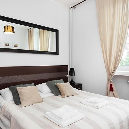 Stars Apartaments City Center By Noclegi Renters Варшава Екстериор снимка