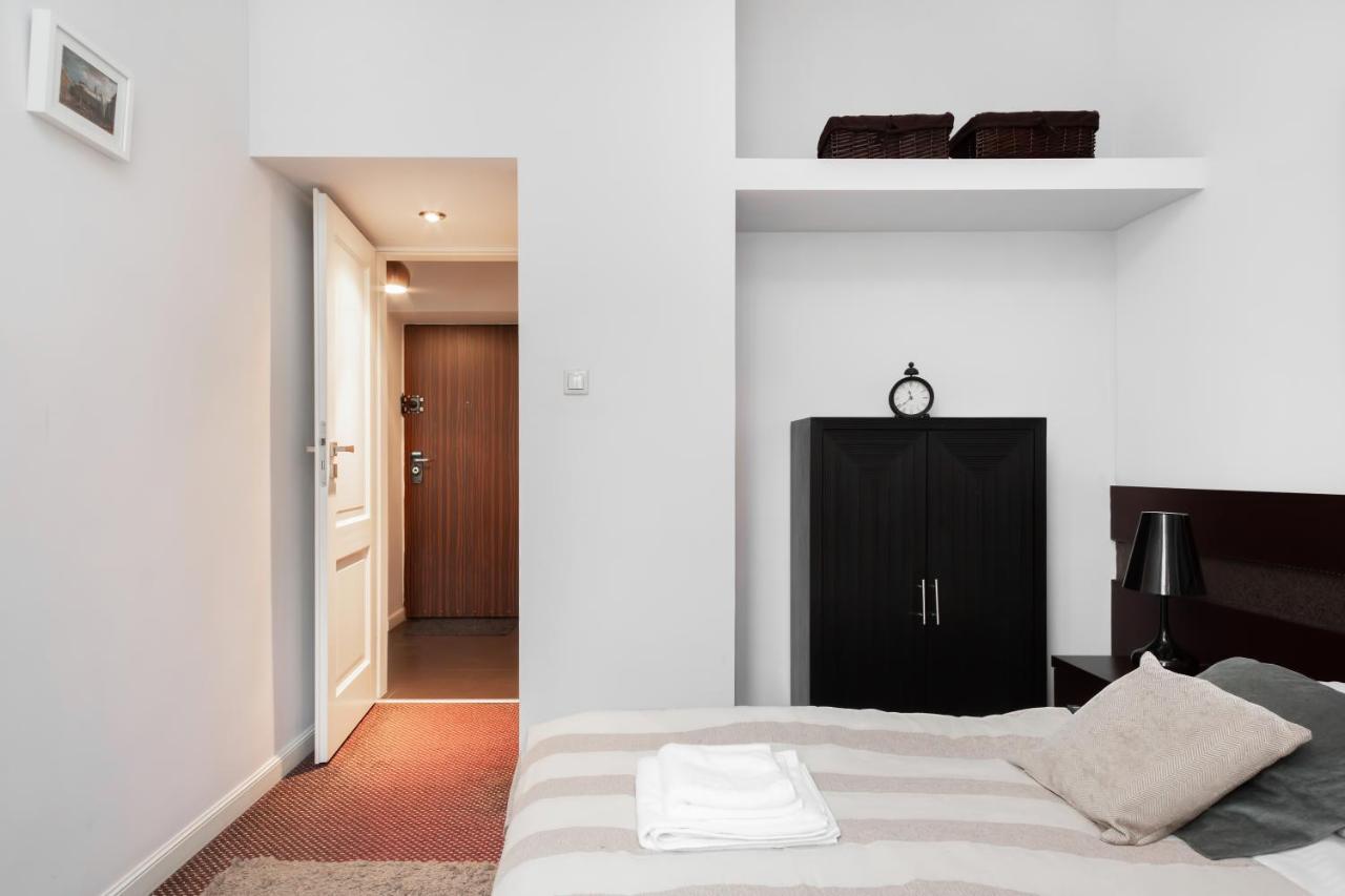 Stars Apartaments City Center By Noclegi Renters Варшава Екстериор снимка