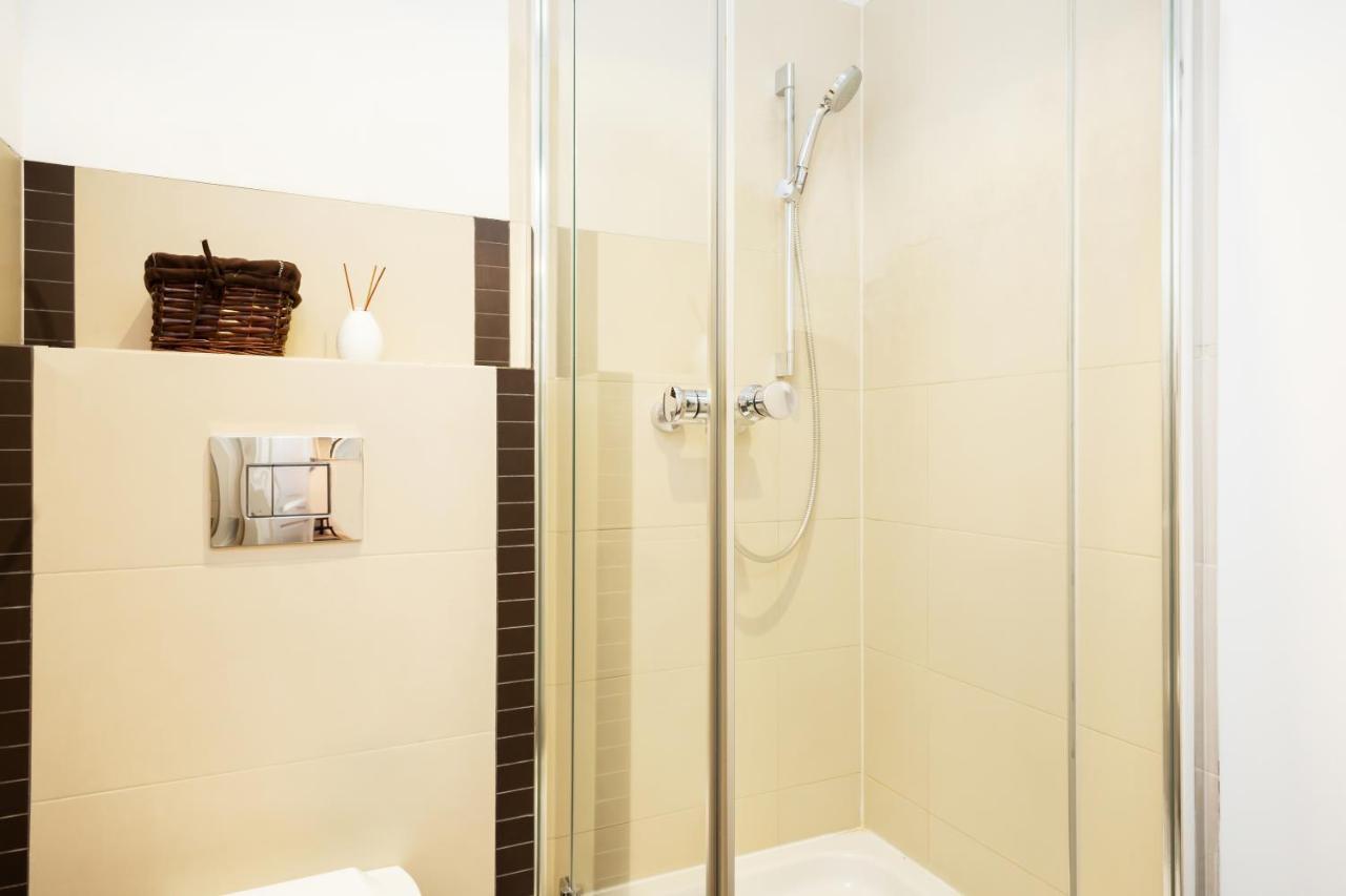 Stars Apartaments City Center By Noclegi Renters Варшава Екстериор снимка